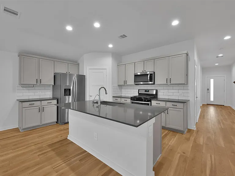 14213 Wonder Lake Ln — Photo 6