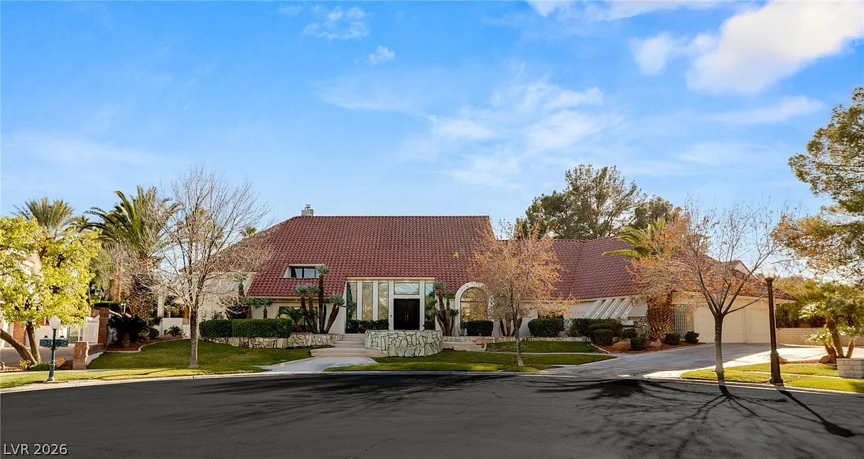 5 bed, 6.5 bath, 7794 sqft, $15,000 — Photo 2