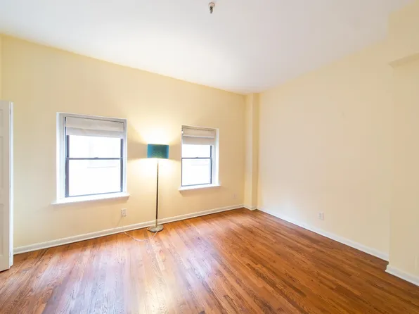 227 Christopher Columbus Drive image 10 of 18