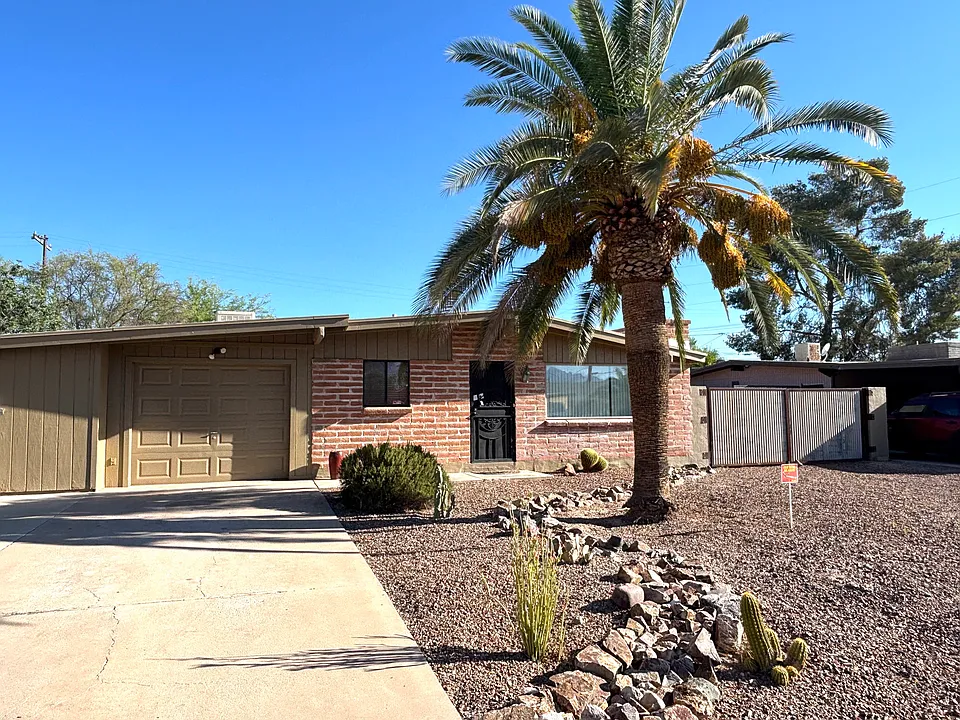 5512 E Alta Vista St