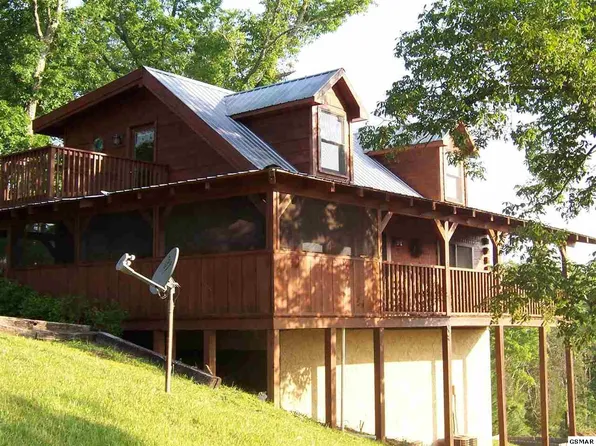 1086 Sharp Holw, Sevierville, TN 37862