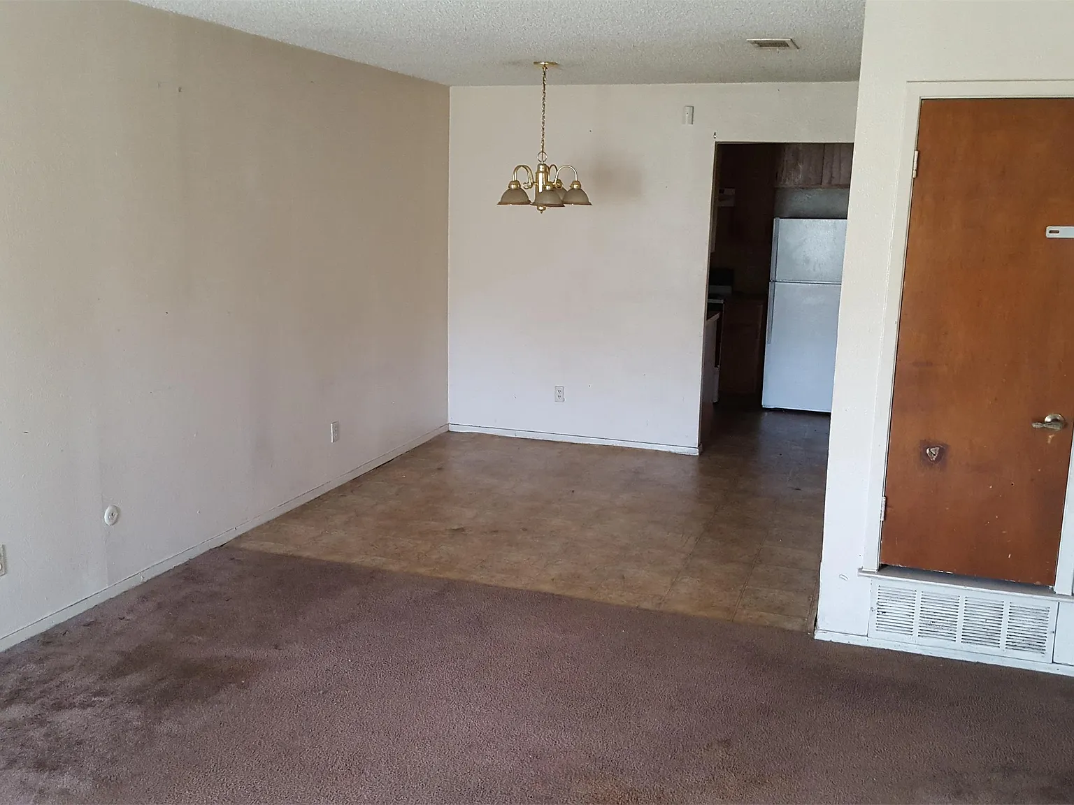 1037 Southmoor Dr. - 1 — Photo 2
