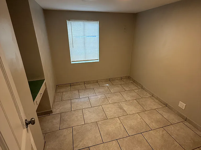 315 Swope Ave #4 — Photo 2