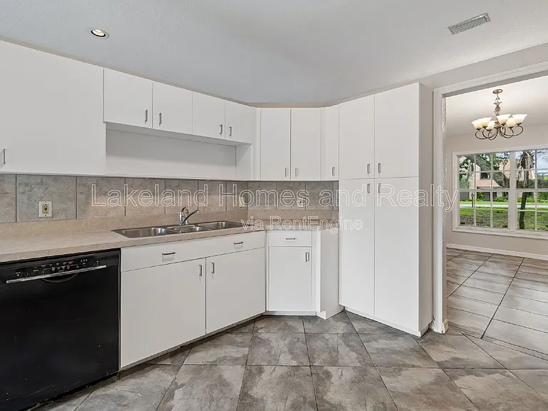 95 Woodside Dr — Photo 22