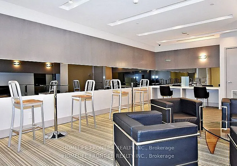 7161 Yonge St #2528 — Photo 30