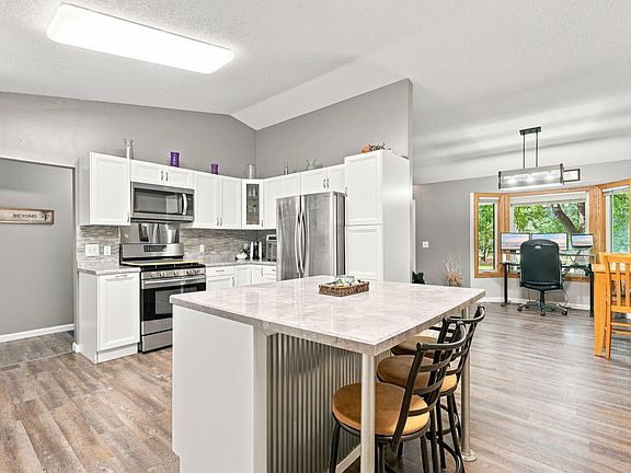 3rd image of 27435 127th St NW