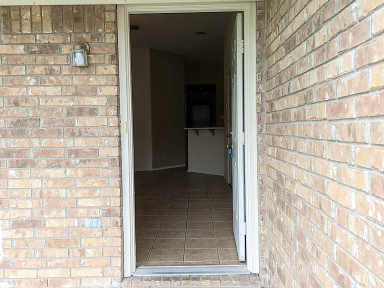 210 Dale Earnhardt Dr #B — Photo 2