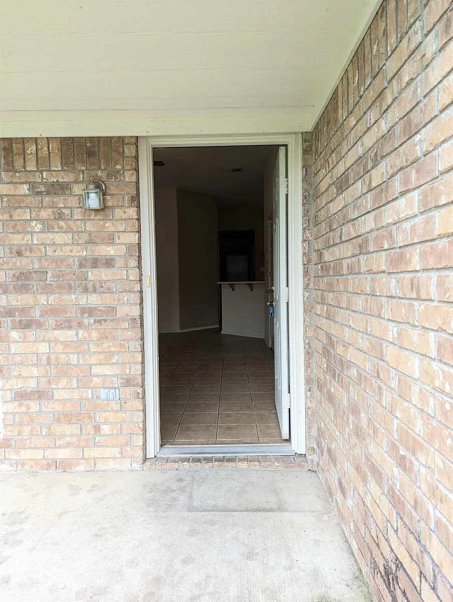 Building Photo - 210 Dale Earnhardt Dr #B