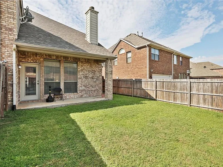 8778 Fisher Dr — Photo 17