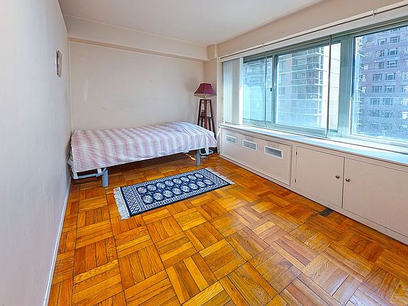 4th image of 225 E 46th St APT 10H