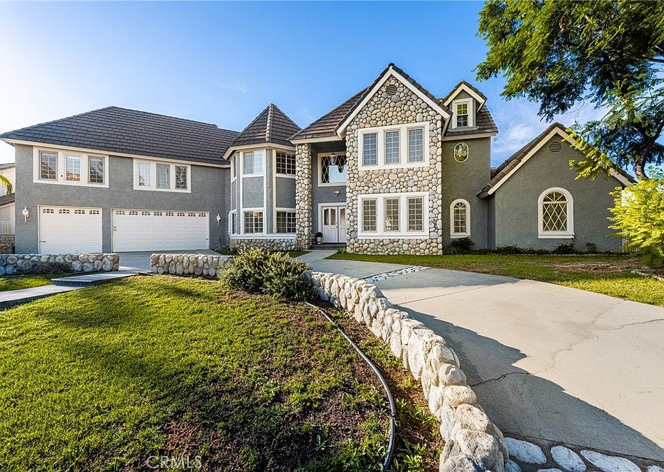 1st image of 26077 Kalmia Ave