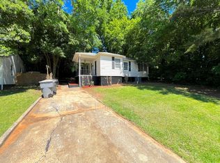 3141 Columbus Cir, Charlotte, NC 28208