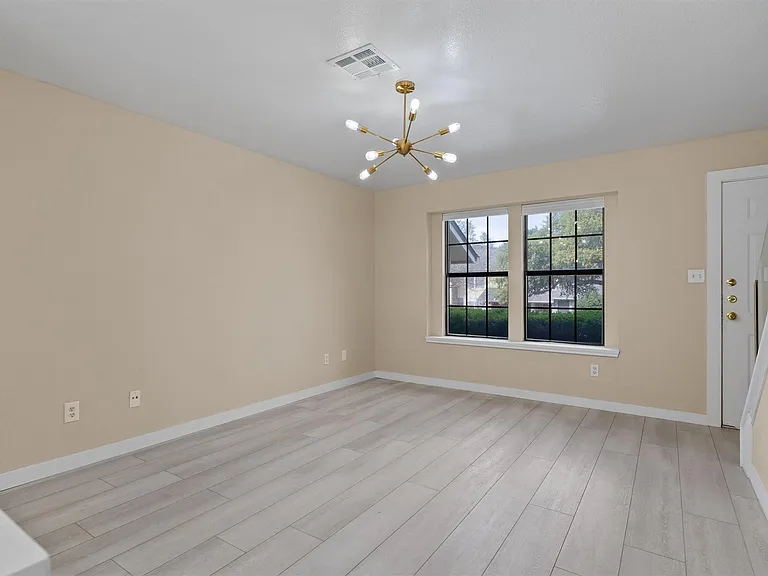11901 Swearingen Dr #105 — Photo 7