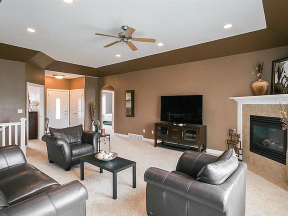 2nd image of 545 Meadow Ln