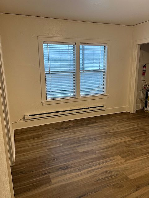 1st image of 1237 Commerce Ave APT 4