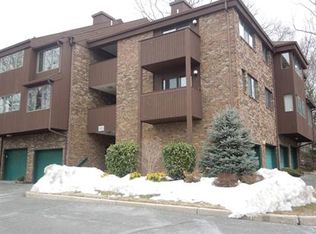 140 Indian Hollow Ct, Mahwah, NJ 07430