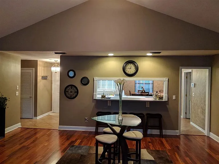3711 Longchamp Cir — Photo 13