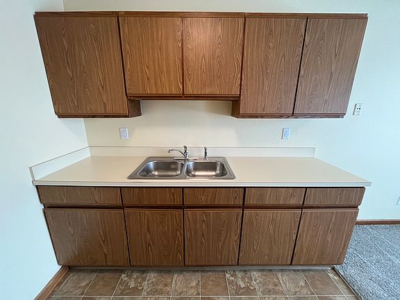 3rd image of 389 Stratford Way #3