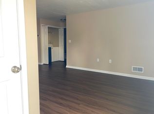 2255 McKees Rocks Rd APT B, Mc Kees Rocks, PA 15136