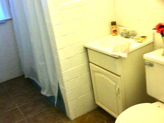 2nd image of 120 Elm St APT 3