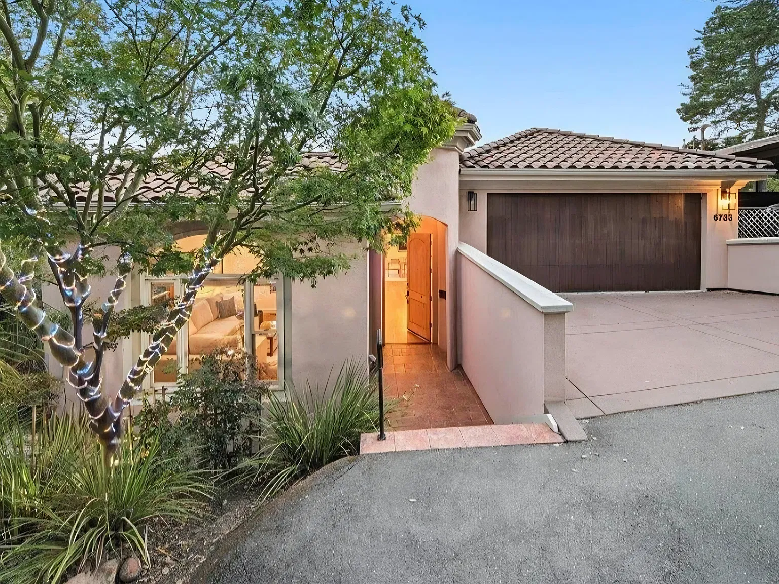 4 bed, 3.5 bath, 3473 sqft, $7,500 — Photo 1