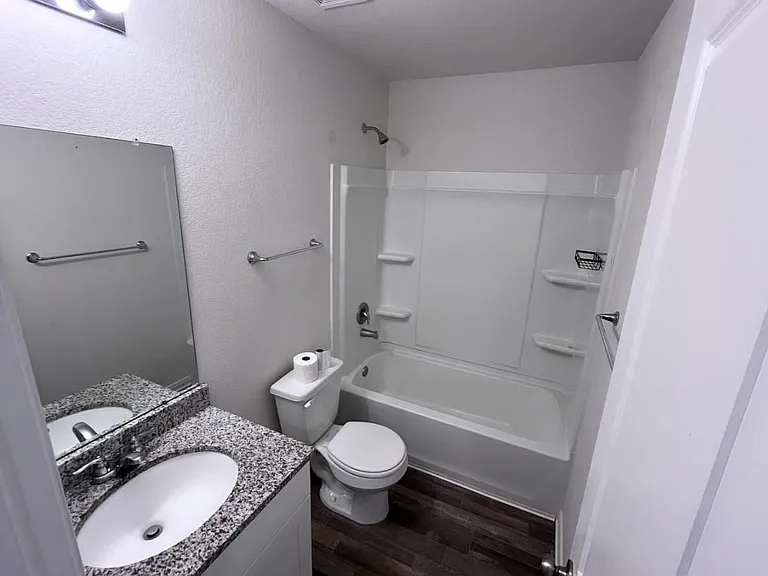 15717 Del Norte Dr — Photo 11