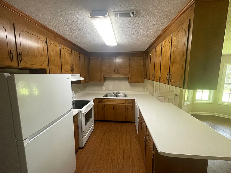 106 Boyce Rd — Photo 4