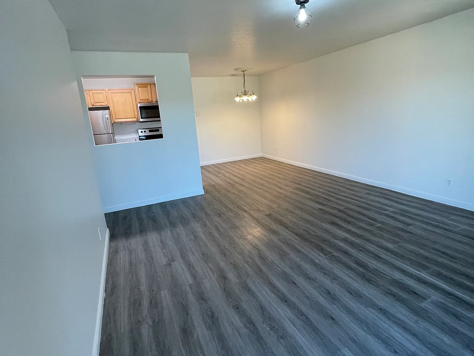 2 bed, 1000 sqft, $2,100 — Photo 2