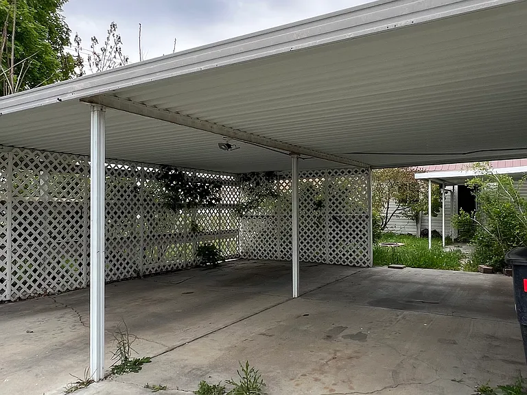 Covered car port
