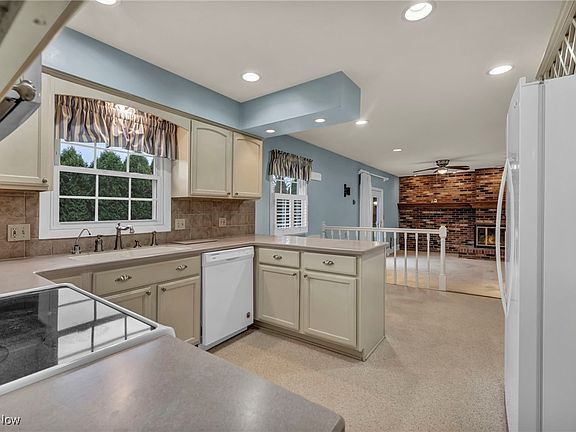 4th image of 814 Penn Wood Dr