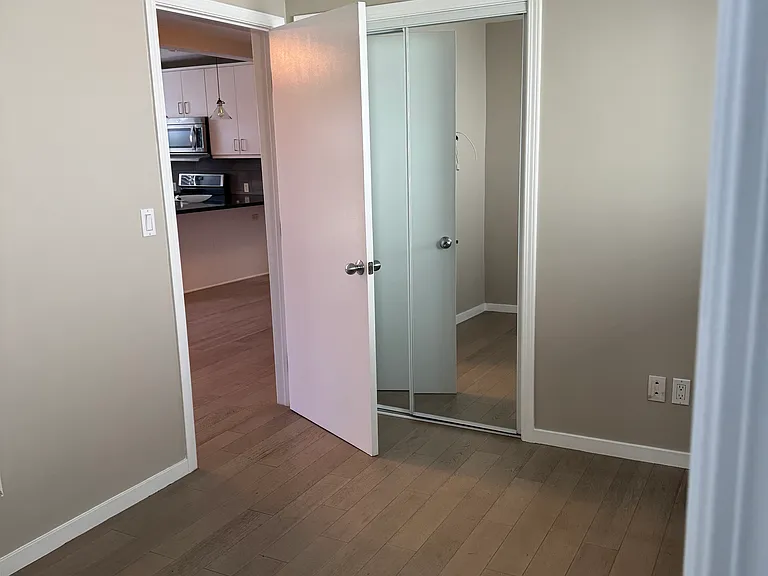 1635 Scott Ave — Photo 16
