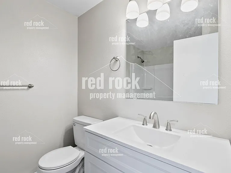2422 E Diamond Ave #1 — Photo 8
