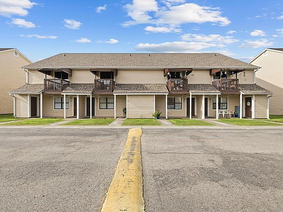 3rd image of 755 Burcale Rd. #B7