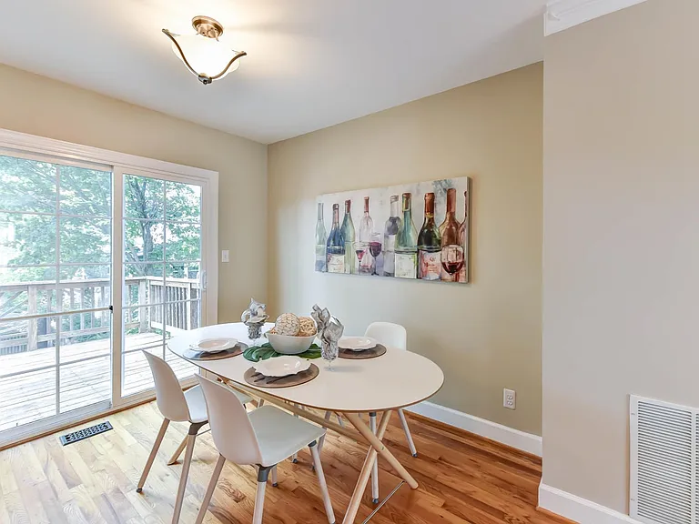 43 Herbert St — Photo 4