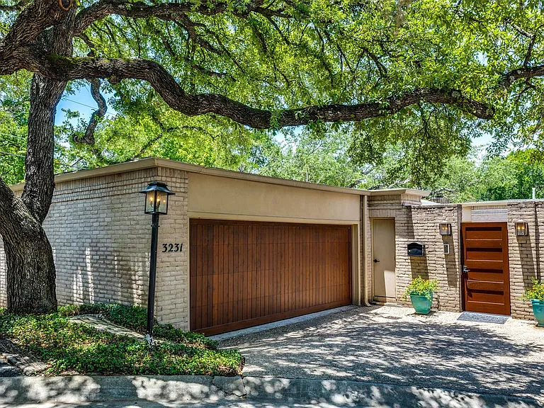 3231 Tarryhollow Dr — Photo 6