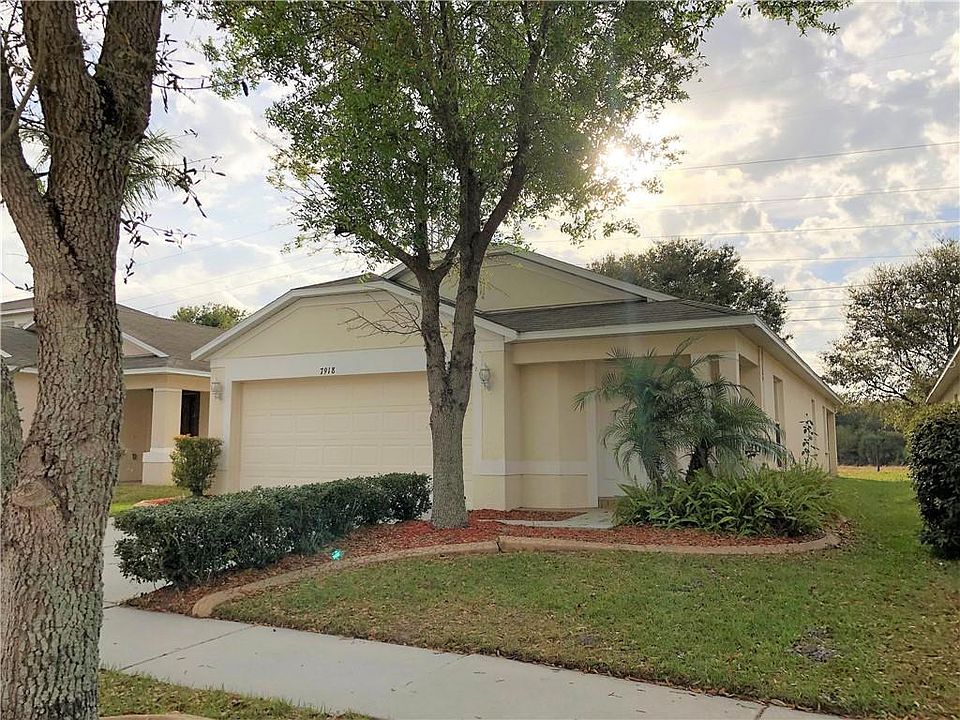 1st image of 7918 Carriage Pointe Dr