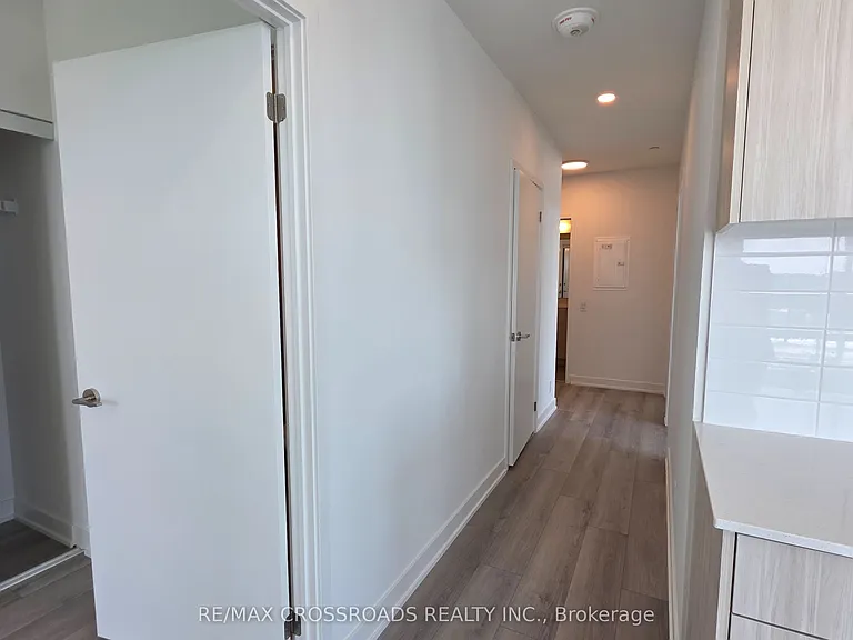 20 Deans Dr #902 — Photo 34