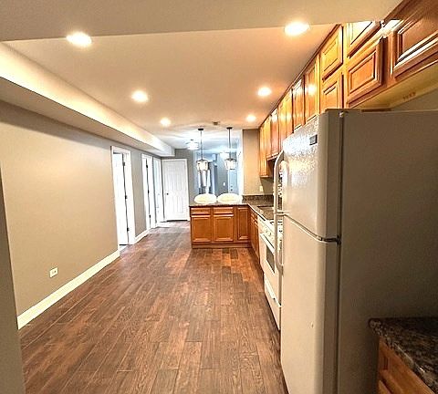 4th image of 2525 N 72nd Ct APT Gbs