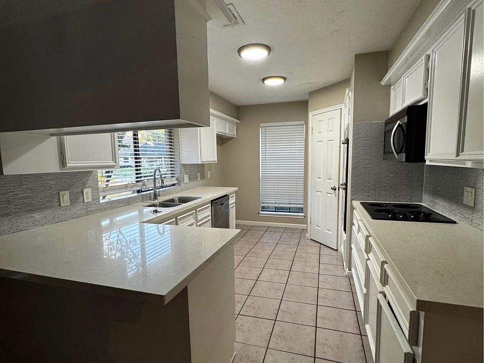 1st image of 14714 Charlmont Dr