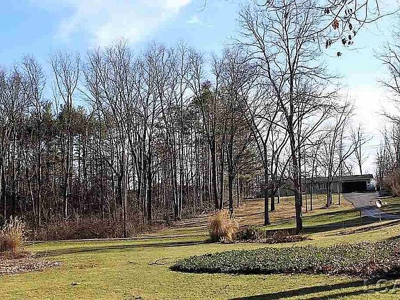 2nd image of 411 Wildwood Cir