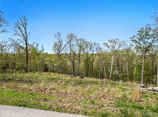 565 Huntington Trails Dr, Festus, MO 63028