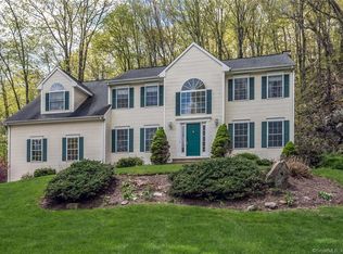 22 Manitook Mountain Rd, Avon, CT 06001