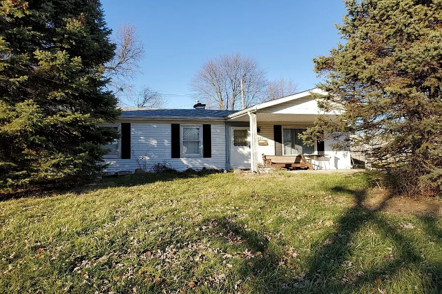 404 Pleasant Dr photo 1