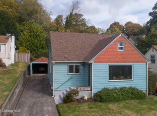 819 Glasgow Ave, Astoria, OR 97103
