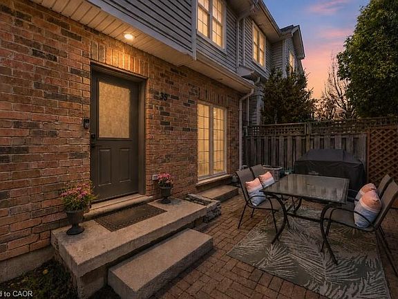 3rd image of 1085 Harrogate Dr #35