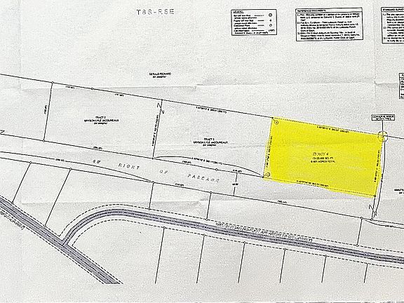 4th image of 415 N Wilderness Trl