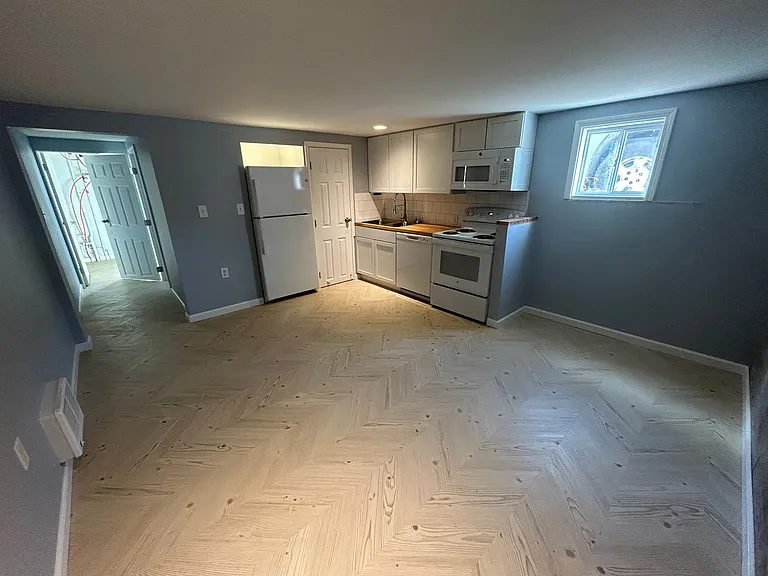 803 N Roosevelt Ave — Photo 5