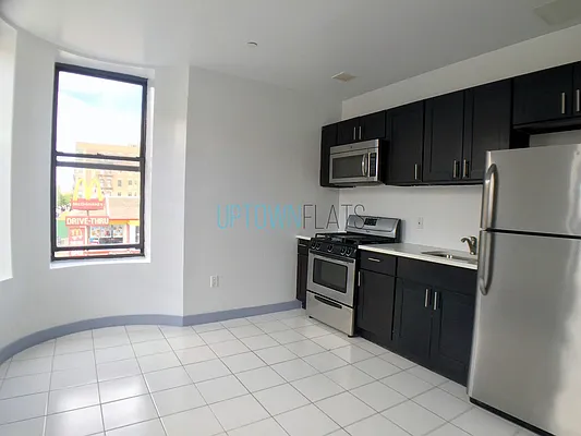 Rented by Uptown Flats LLC | media 31