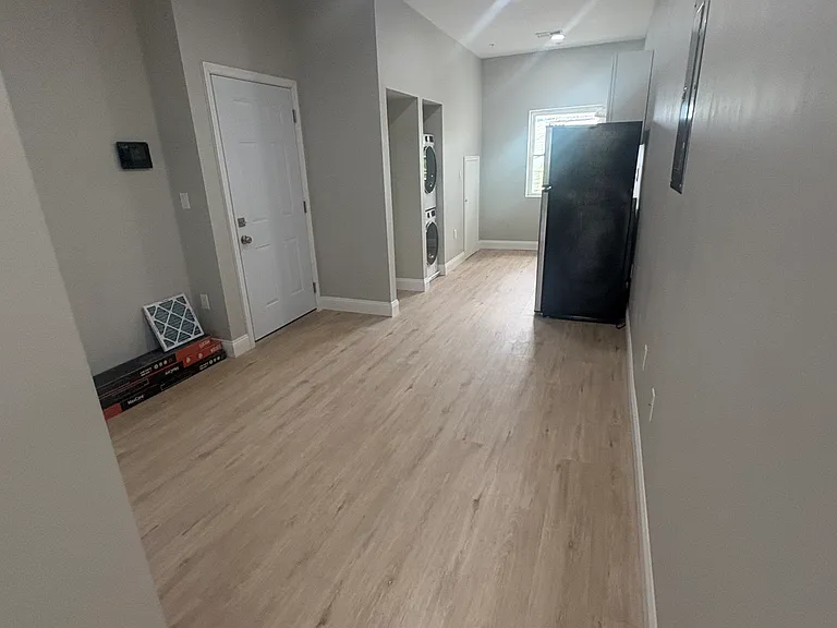 2105 Maryland Ave #404 — Photo 8