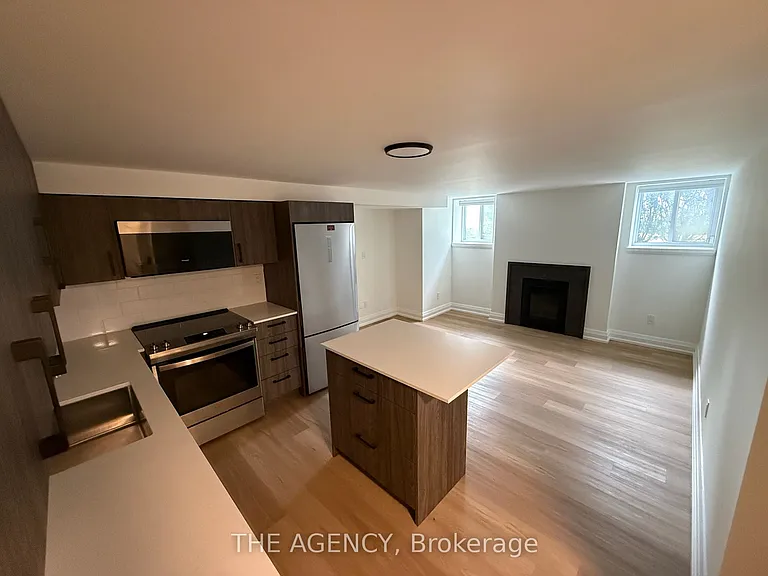 31 Oriole Pkwy — Photo 6